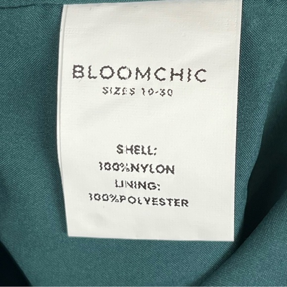 NWT Bloomchic Whimsygoth Black Embroidered Lace over Green Underlay Sz. US 18-20 - Picture 8 of 11